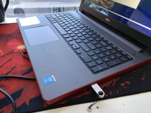 **limited edition**DELL INSPIRON 5558*i5-5200U*4gb RAM*1000GB HDD*METALLIC RED*WAVES